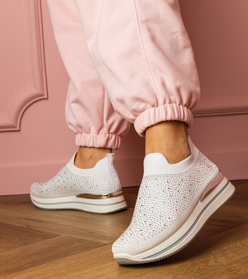 Biele dámske tenisky na platforme s kamienkami Luizet