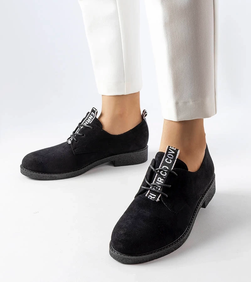 Čierne ažurové kožené poltopánky Jazzar