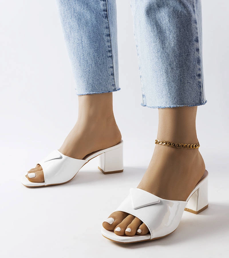 Biele lakované žabky Branch stiletto