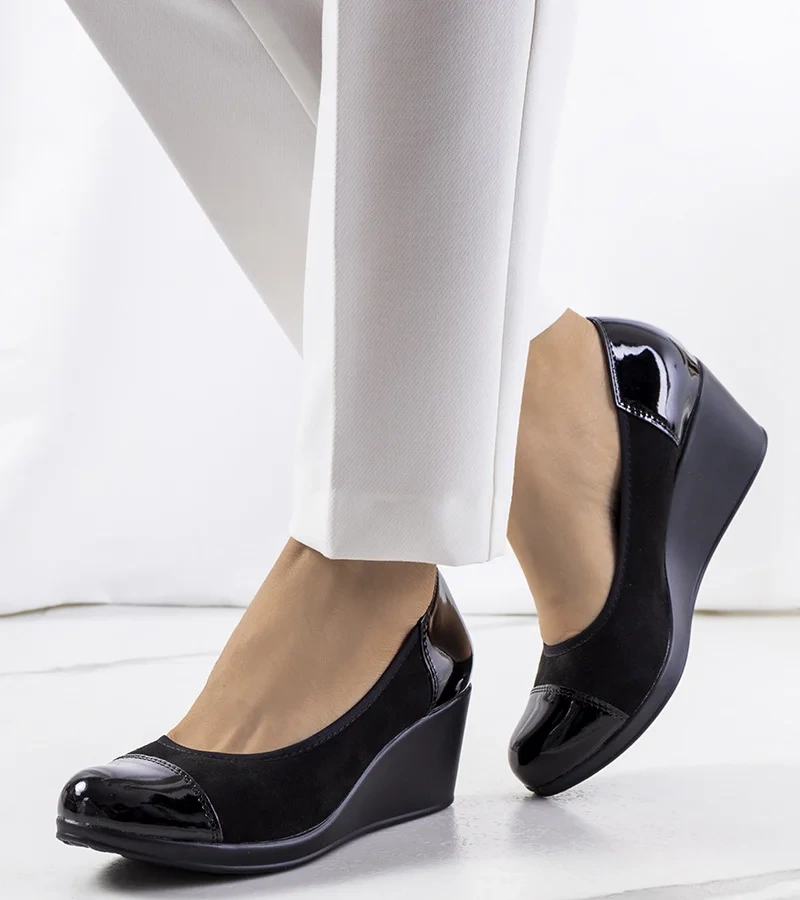 Čierne lodičky Janeiro na podpätkoch