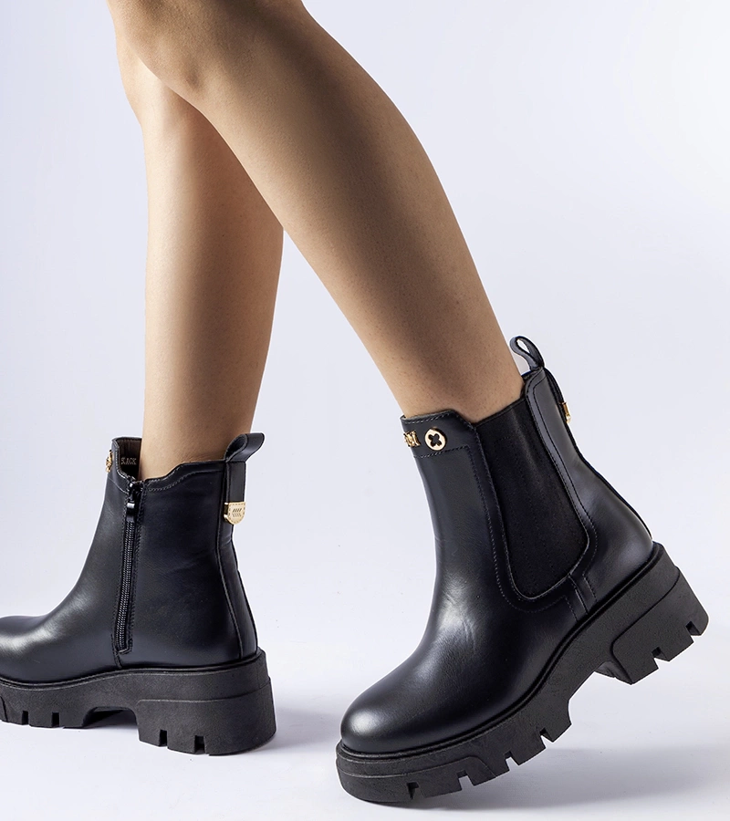 Čierne zateplené ozdobné čižmy Federica