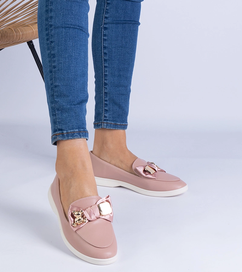 Ružové mokasíny zdobené mašľou a zlatým medvedíkom Nensi