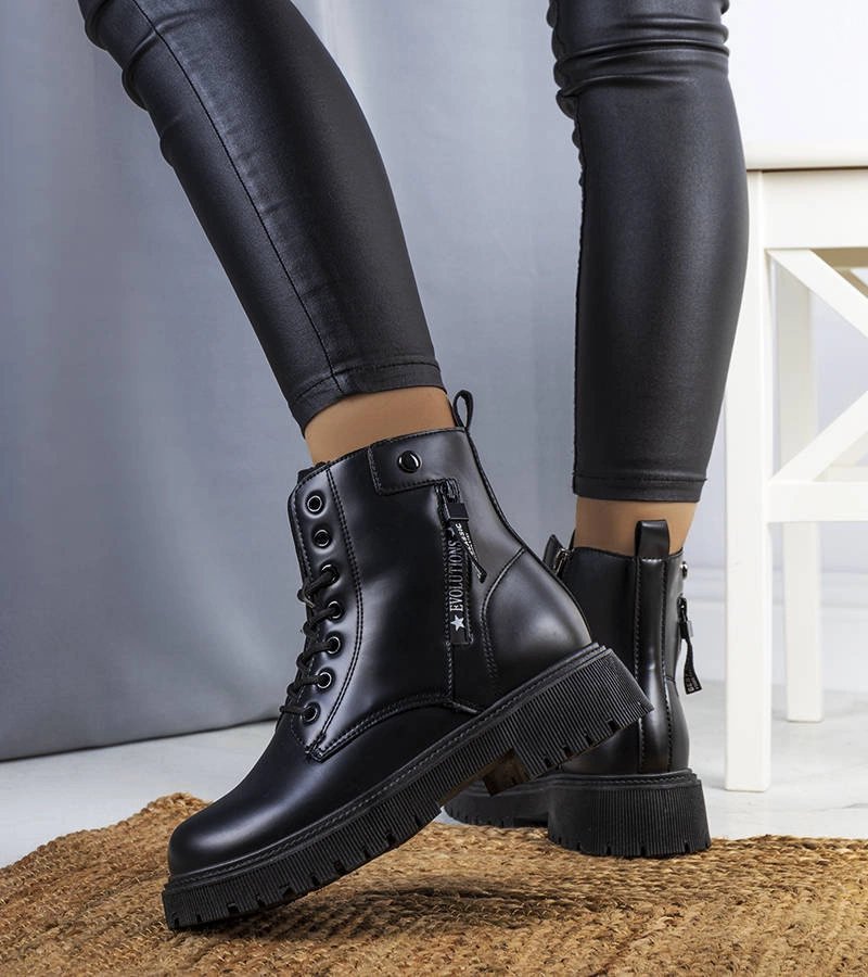 Čierne zateplené trapézy Anja