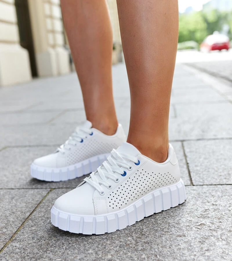 Biela tenisky na masívnej podrážke Nesibe