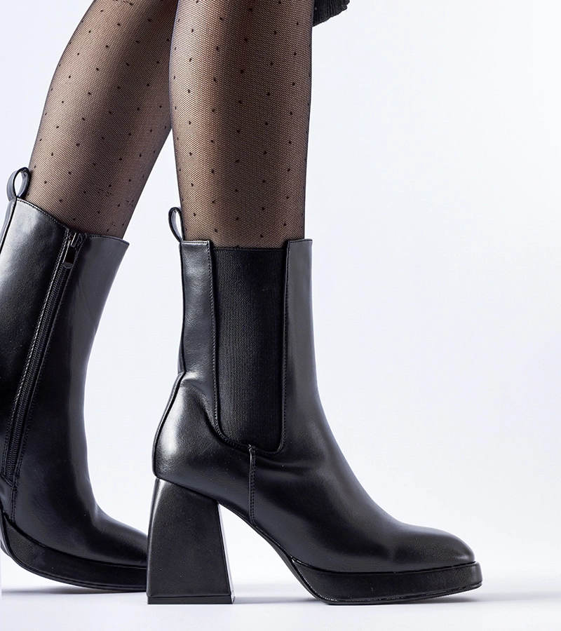 Čierne zateplené čižmy na masívnom podpätku Adamo