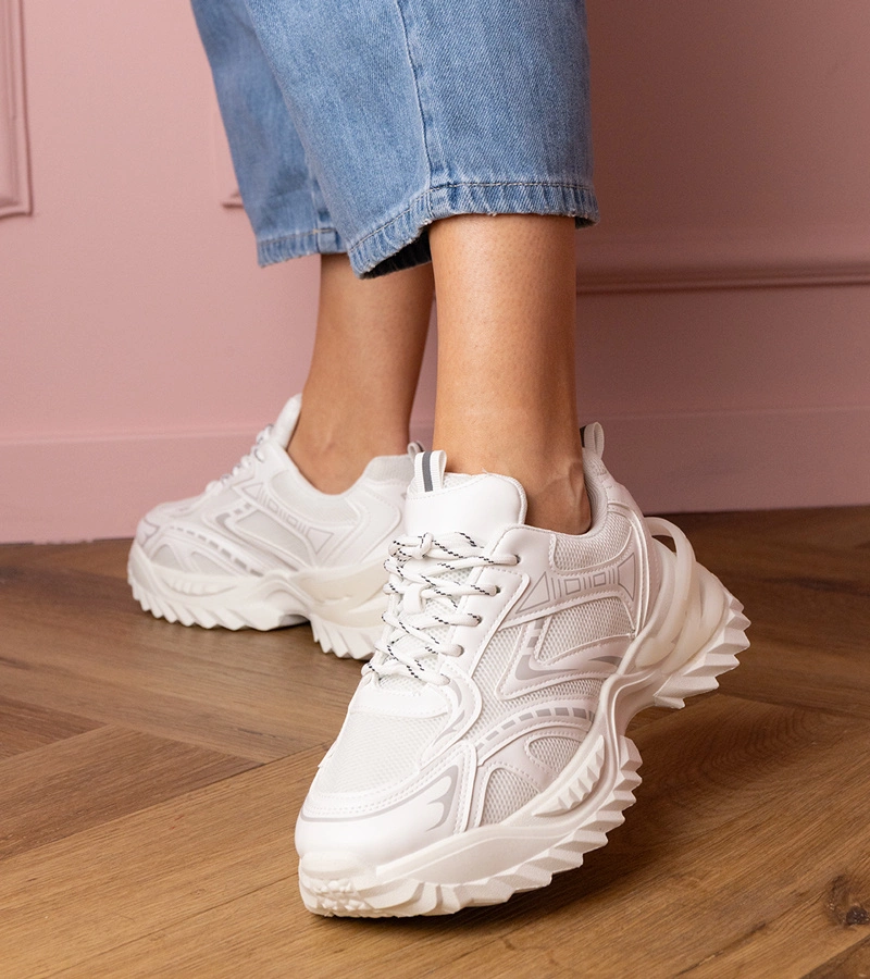 Biele športové tenisky na hrubej podrážke Lirana