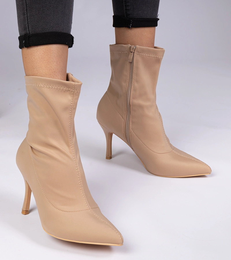 Béžové členkové čižmy so saténovým povrchom na ihličkovom podpätku Sanoris