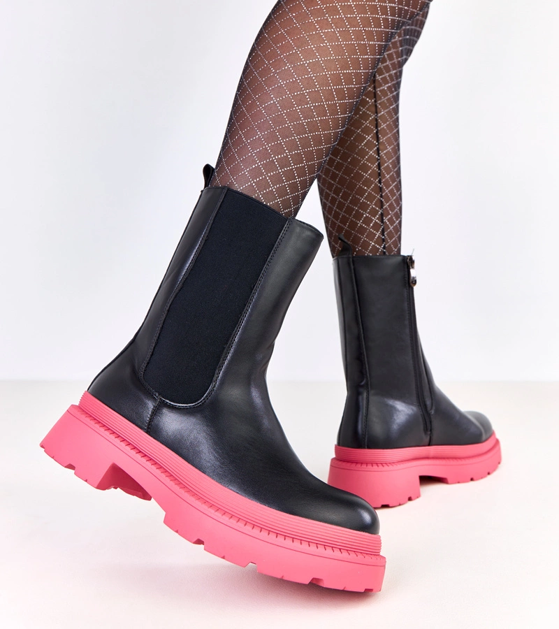 Čierne členkové topánky na ružovej podrážke Fortley