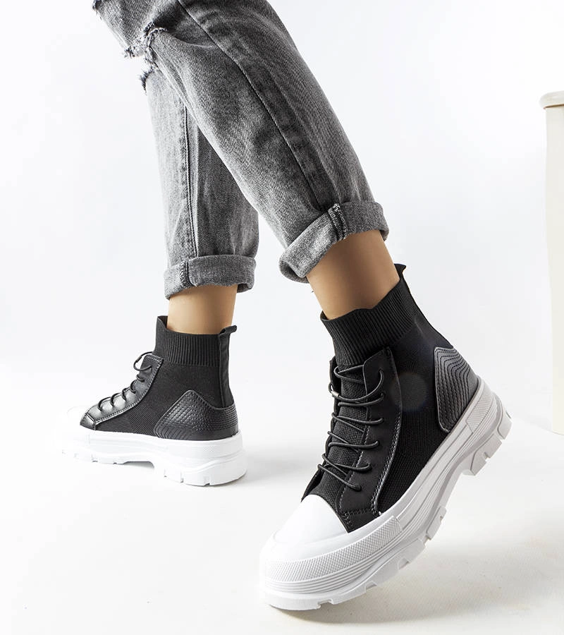 Čierne vysoké tenisky s pružným zvrškom značky Pru