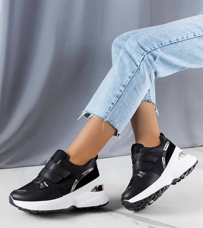 Čierne tenisky na pevnej podrážke Elsie