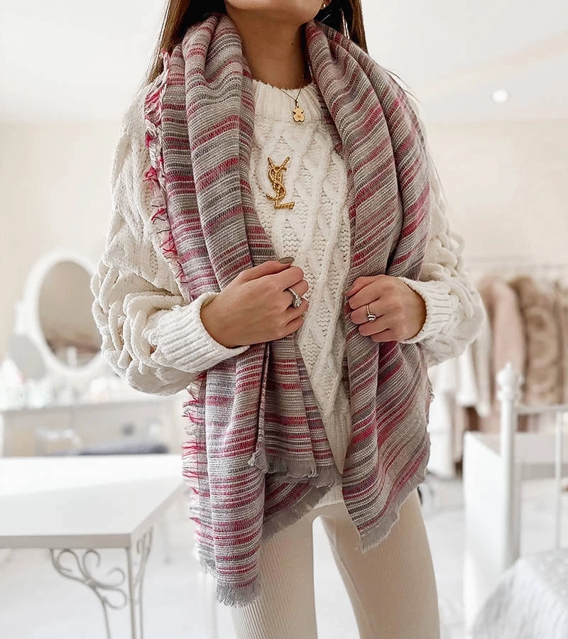 Nyomi fialový šál