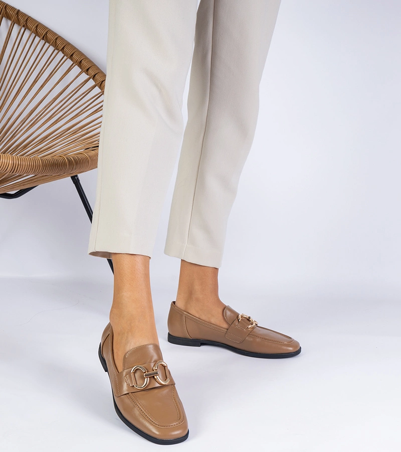 Hnedé dámske mokasíny so zlatou ozdobou Samella