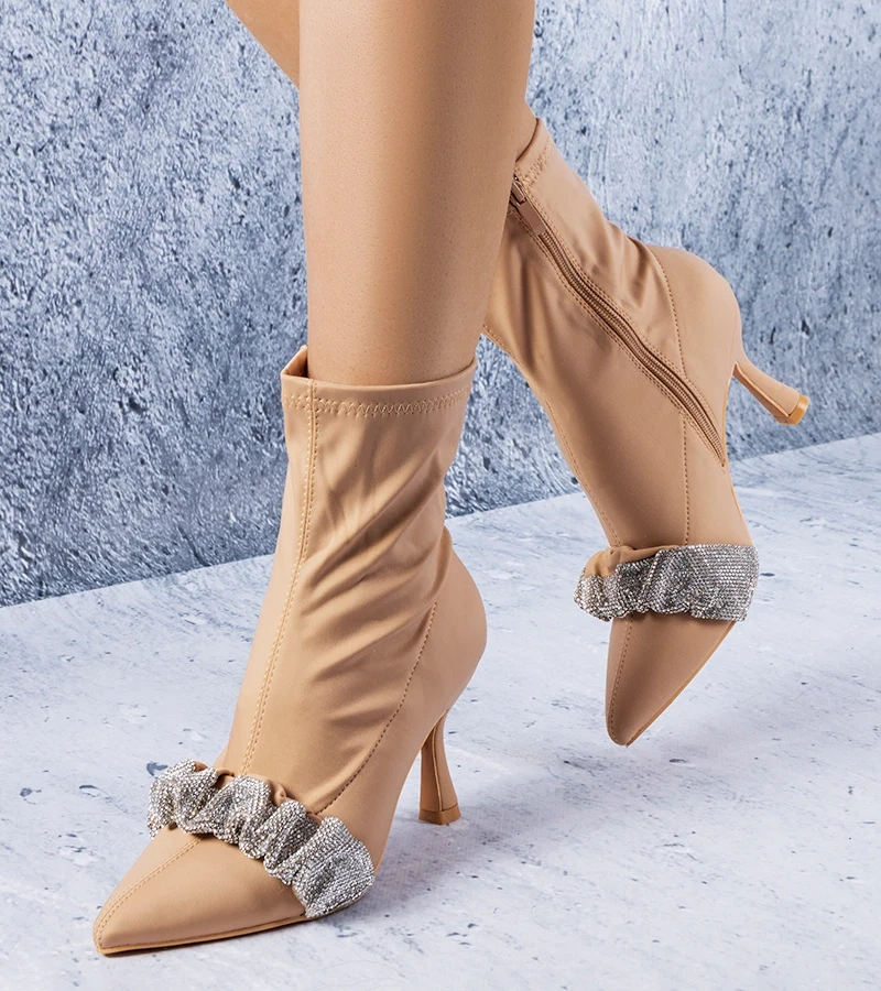 Béžové čižmy zdobené zirkónmi Caisse