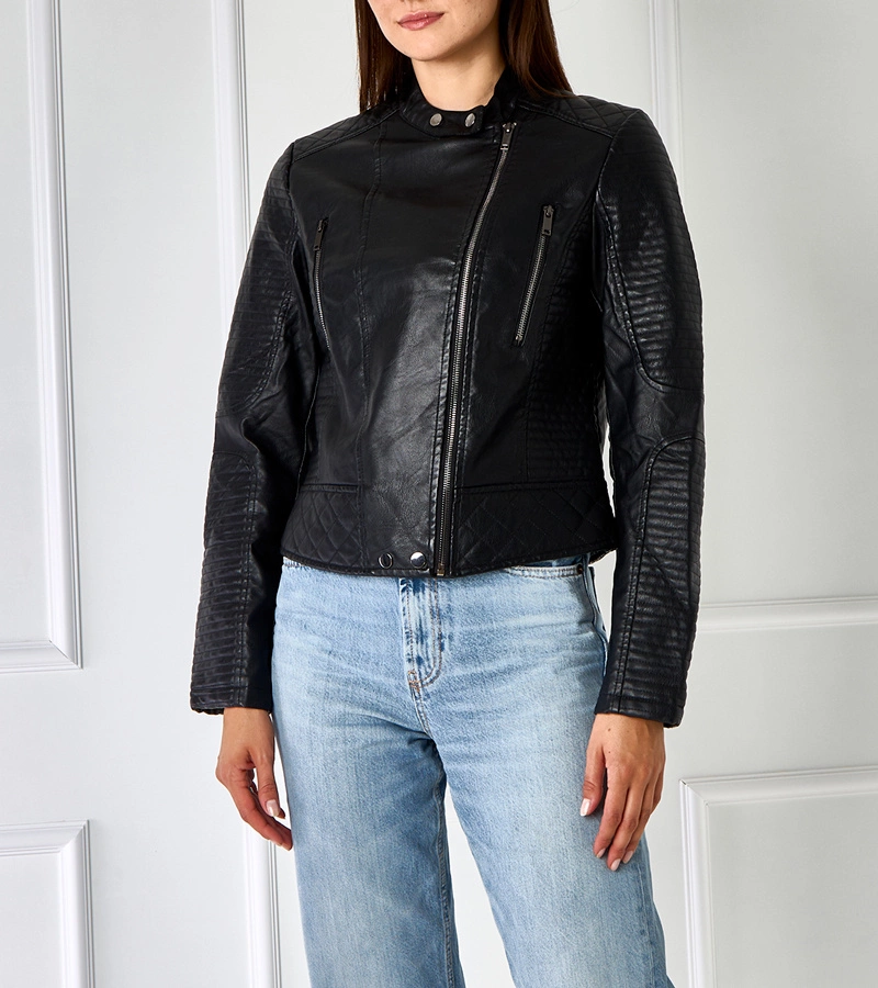 Čierna bunda z eko-kože od Chaussée