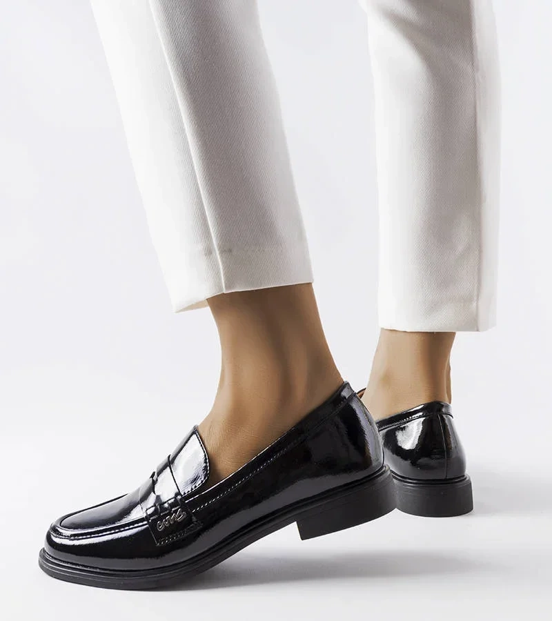 Čierne lakované mokasíny Gioia