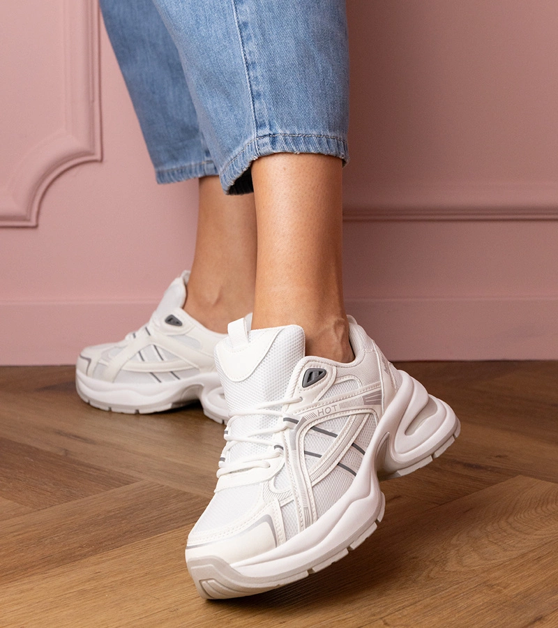 Biele športové tenisky na masívnej podrážke Manora