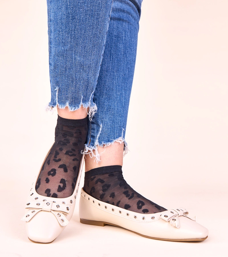 Béžové baleríny s ozdobnými očkami a mašličkou Baisa