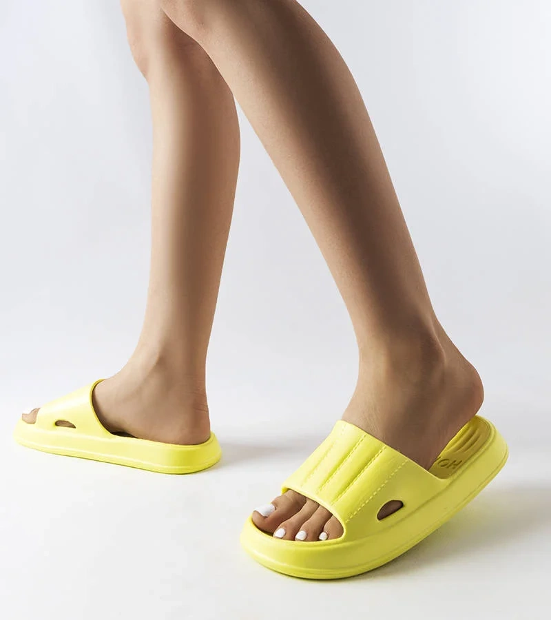 Zelené penové žabky Pinette