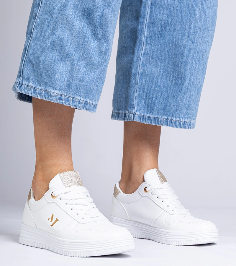 Dámske biele tenisky so zlatými trblietkami Emilia