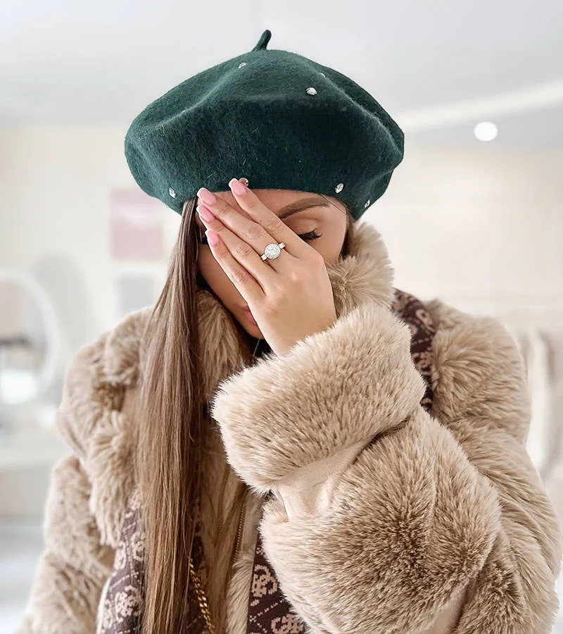 Zelený baret Nicholas