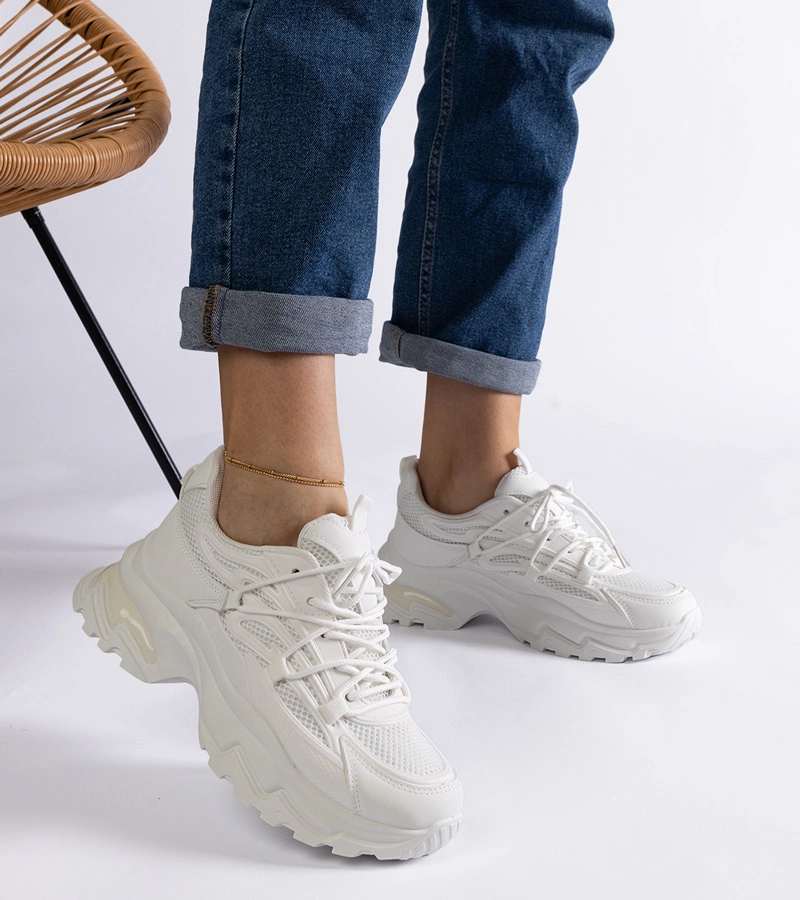 Biele športové tenisky na masívnej podrážke Roxana