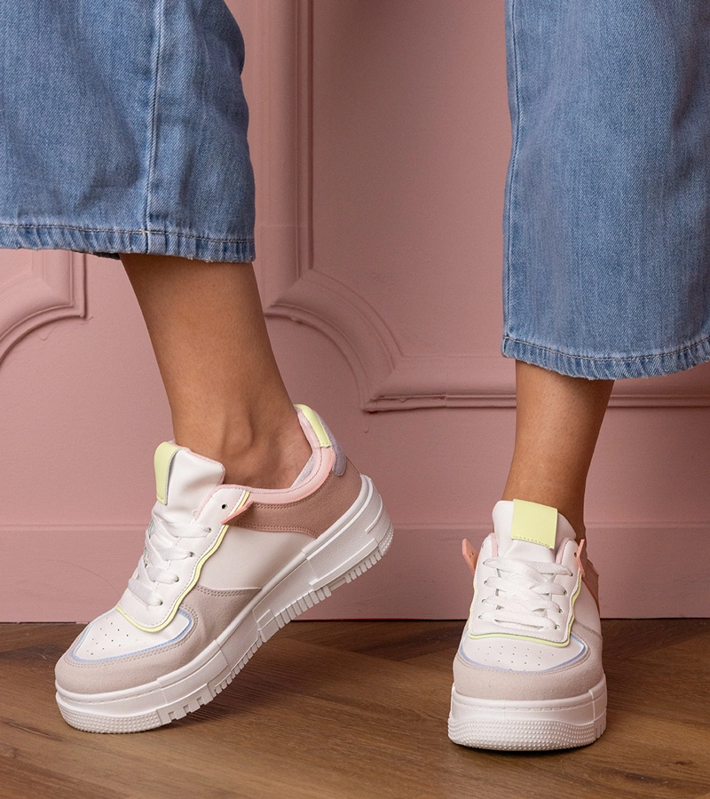 Bielo-sivé športové tenisky na platforme Fiones