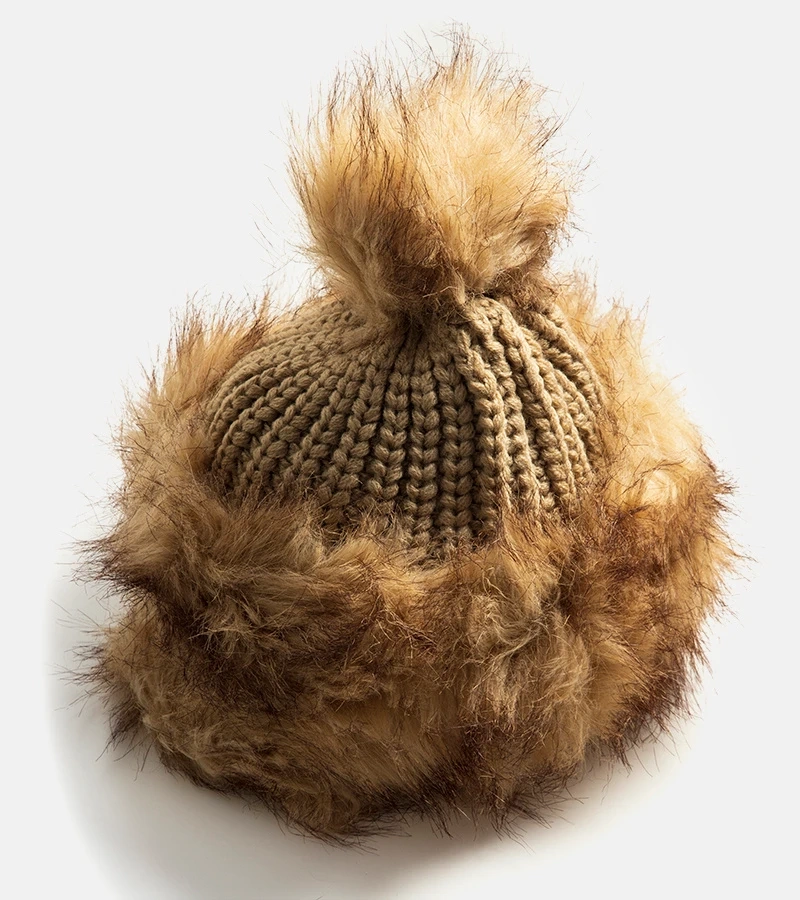 Hnedá čiapka s bambulou Leola