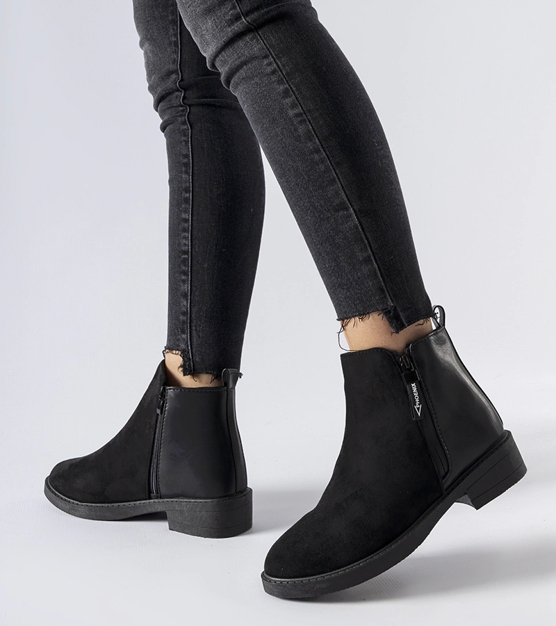 Čierne tepané klasické členkové topánky Montaldo