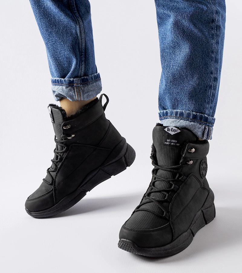 Čierne vysoké topánky Lee Cooper LCJ-23-44-1979L