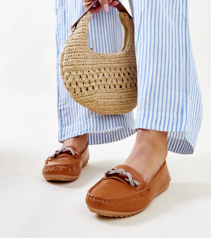 Hnedé mokasíny zdobené zirkónmi Adiba