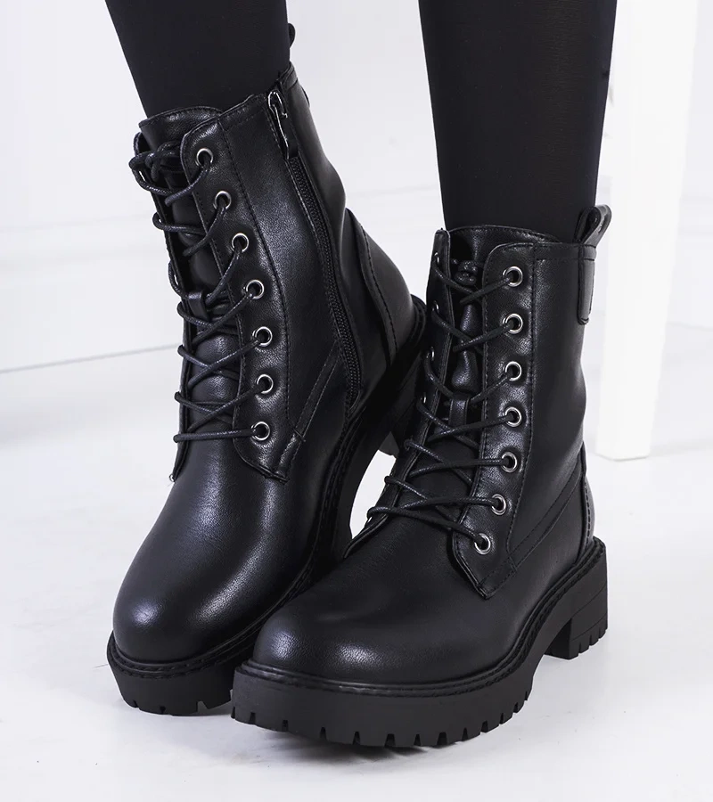 Čierne trapery Wellspring z ekokože