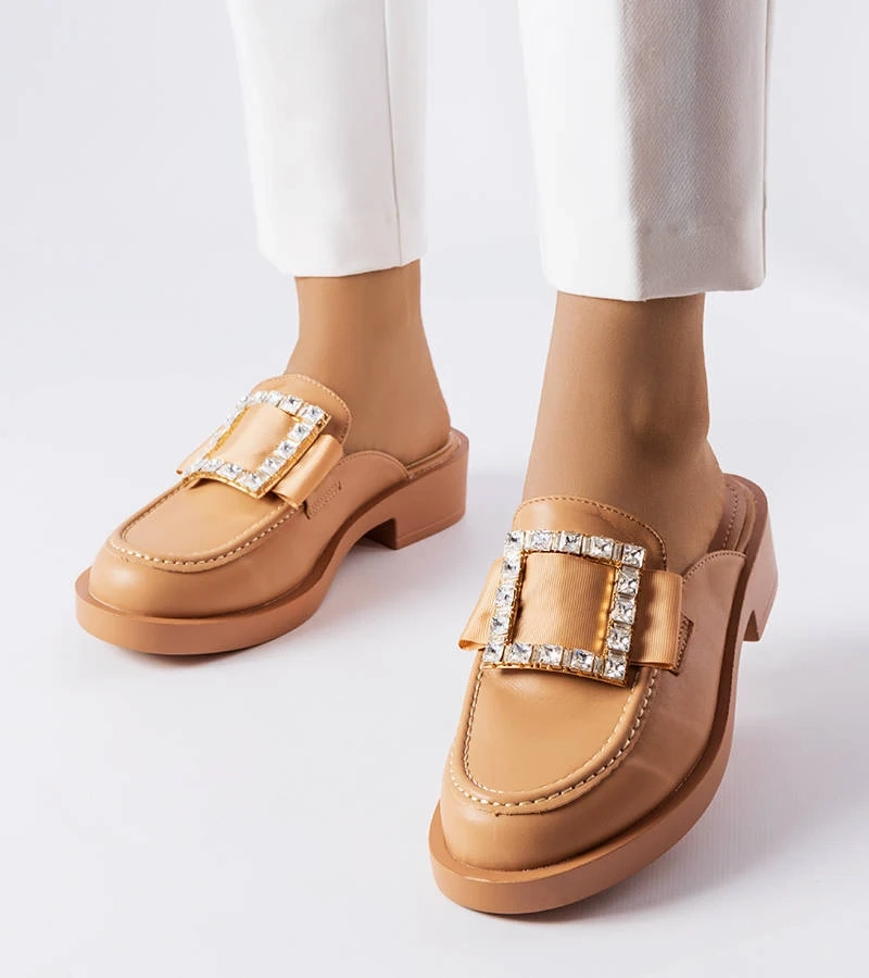 Hnedé žabky so zabudovaným nosom Columbus