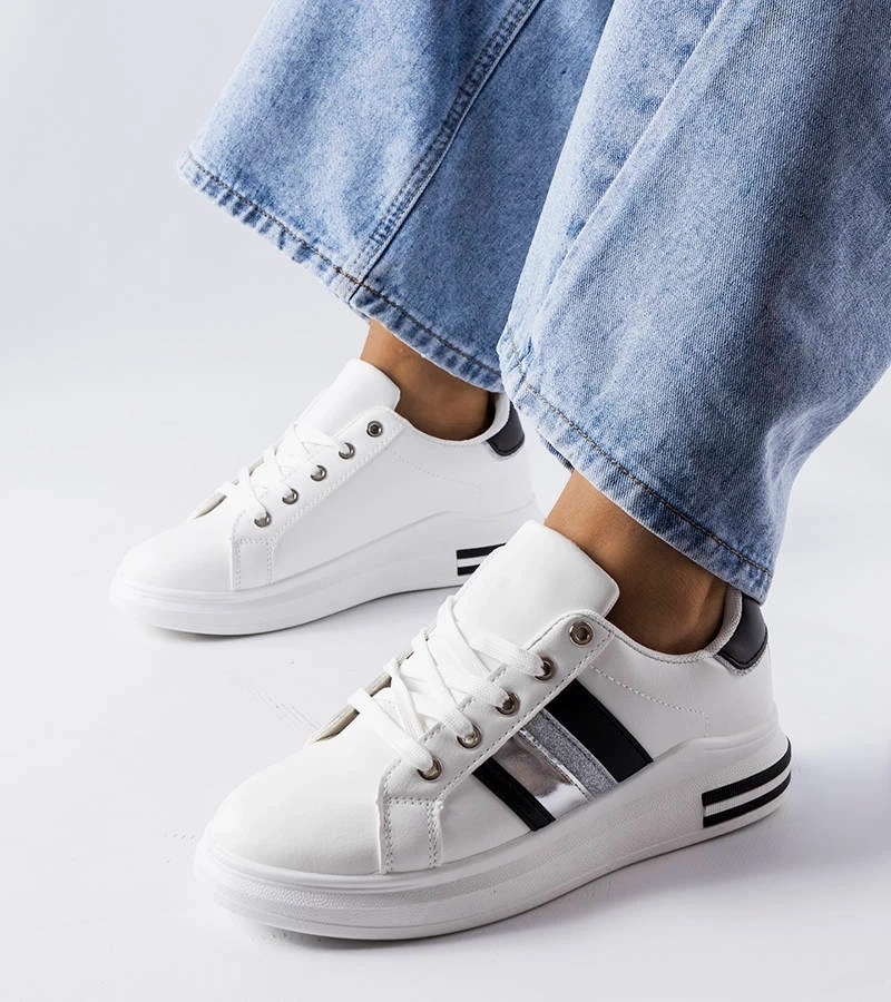 Čiernobiele tenisky na platforme od spoločnosti Sacaton