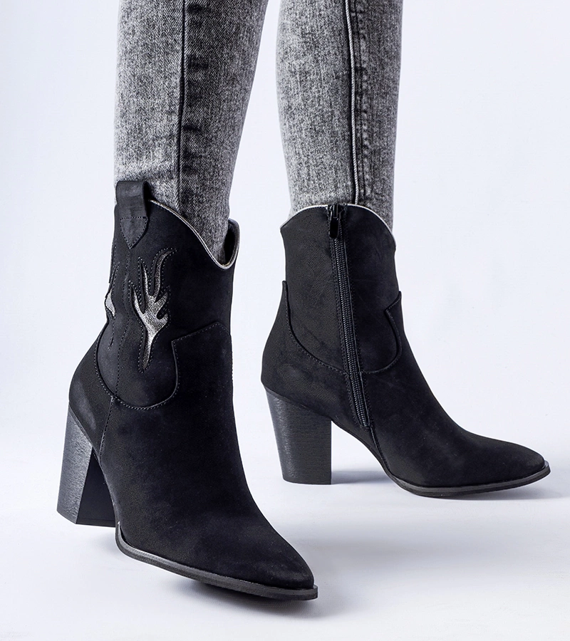 Čierne kovbojky so striebornými doplnkami Bacoli