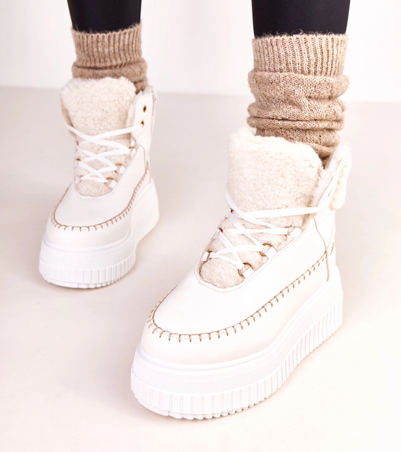 Biele športové zateplené členkové topánky na platforme Lorraine