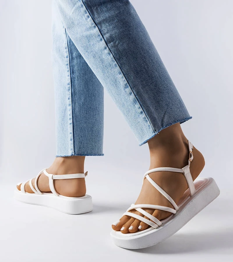 Biele sandále na platforme Brunelle