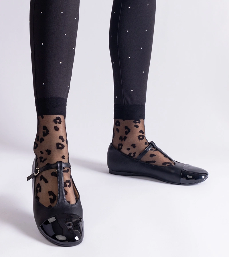 Čierne balerínky s lakovanou špičkou na pracku Gloriana