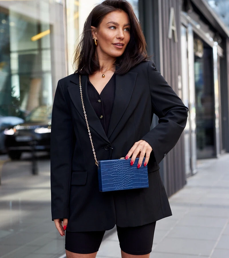 Modrá kabelka typu "kufor" na reťazke Dratche