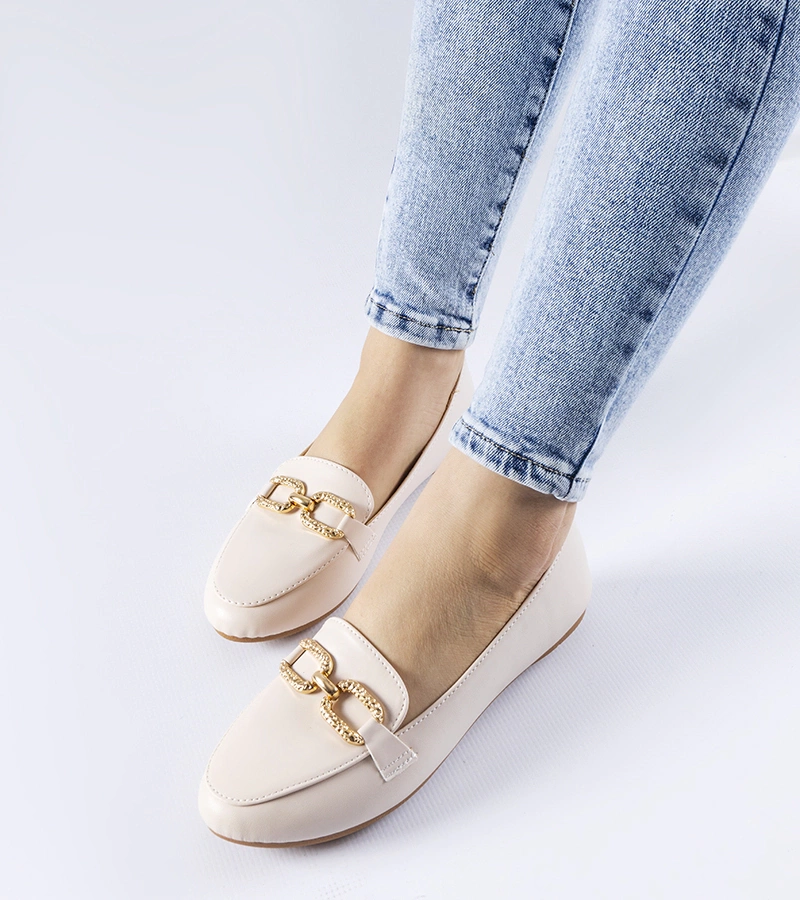 Bežové mokasíny so sponou Sovera