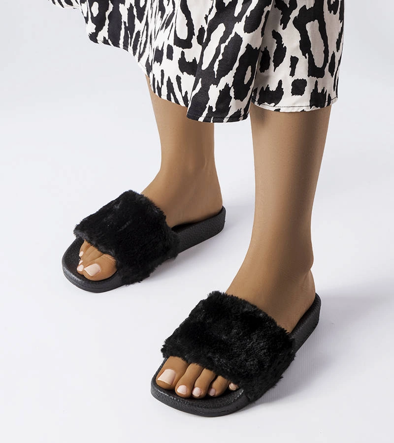 Čierne žabky s kožušinou Ivory