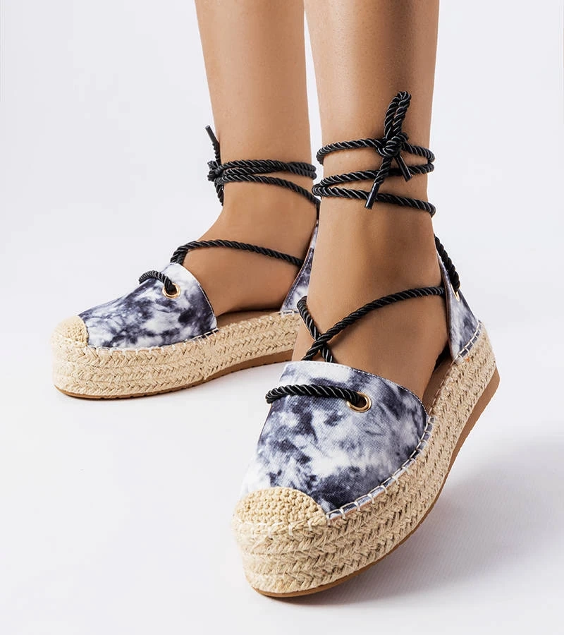 Čierne espadrilky s viazanou platformou od značky Duffet