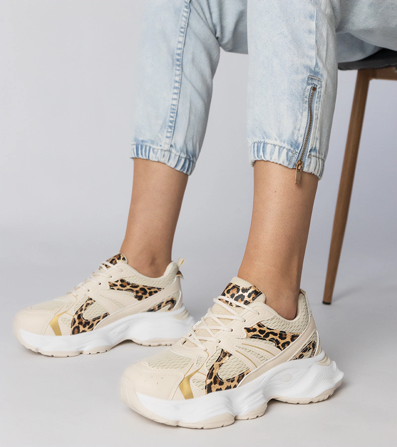 Panterkové športové tenisky na masívnej podrážke Klarris