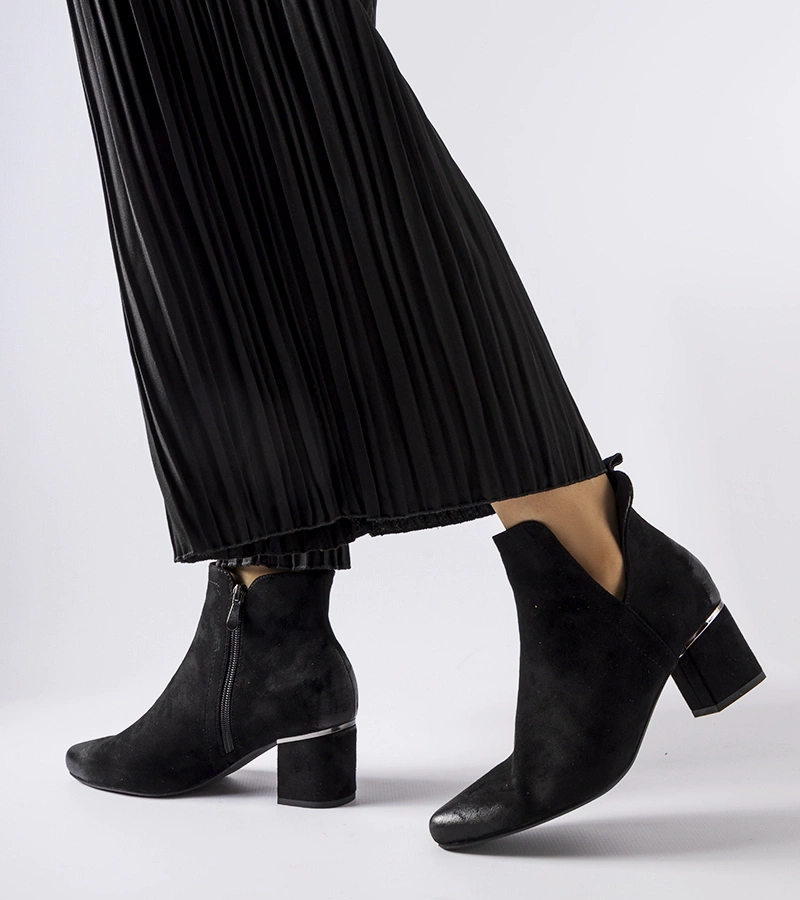 Čierne čižmy Vinceza s nízkym podpätkom