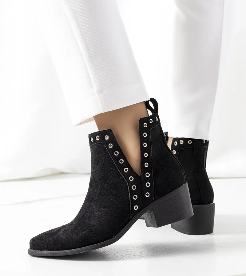 Čierna botki s výrezmi Tyas