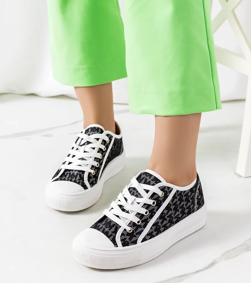 Čierne tenisky Chelms