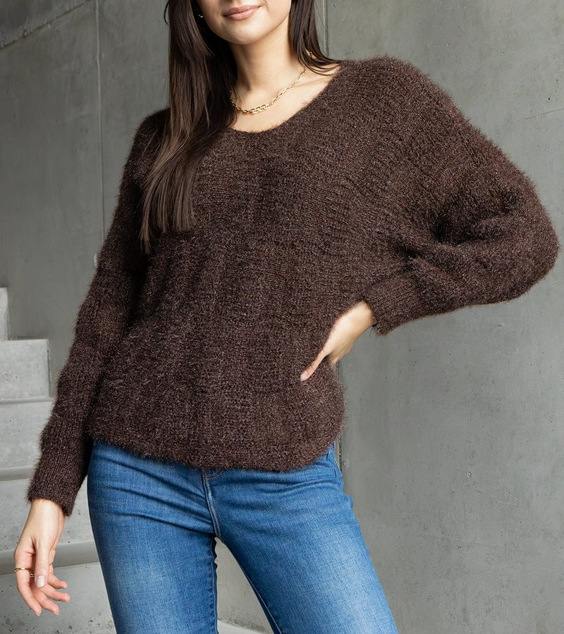 Hnedý sveter s výstrihom Neveri