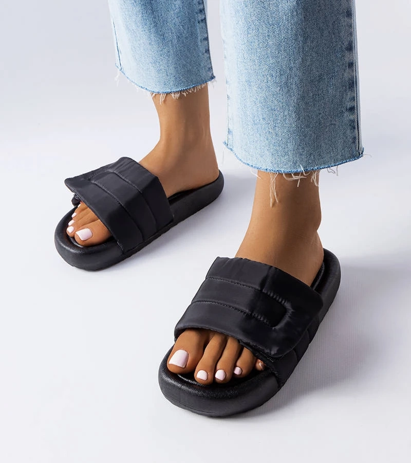 Čierne žabky na suchý zips Aleron