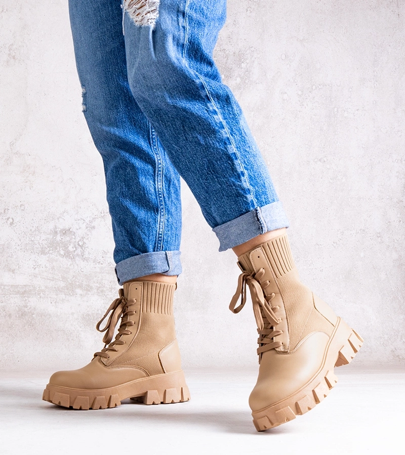 Bežové čižmy s elastickým zvrškom Zogba.