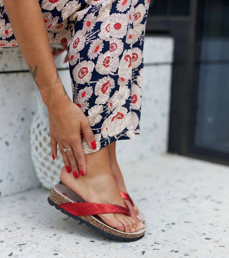 Červené trblietavé žabky s podpätkami Isidoro