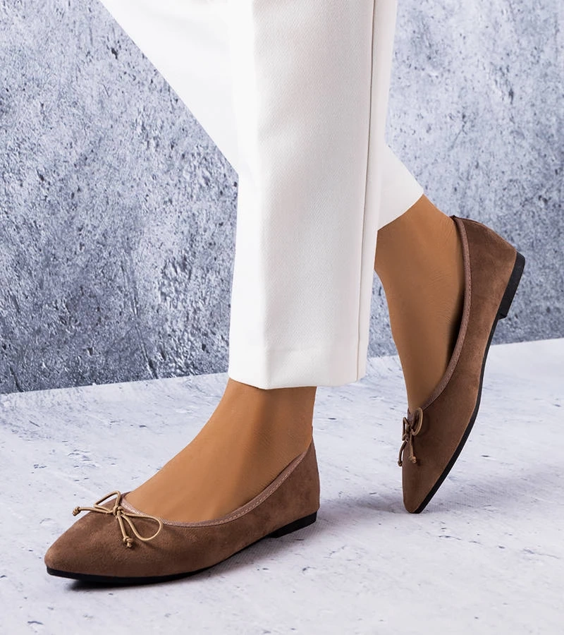 Hnedé baleríny so špicatou špičkou Latour